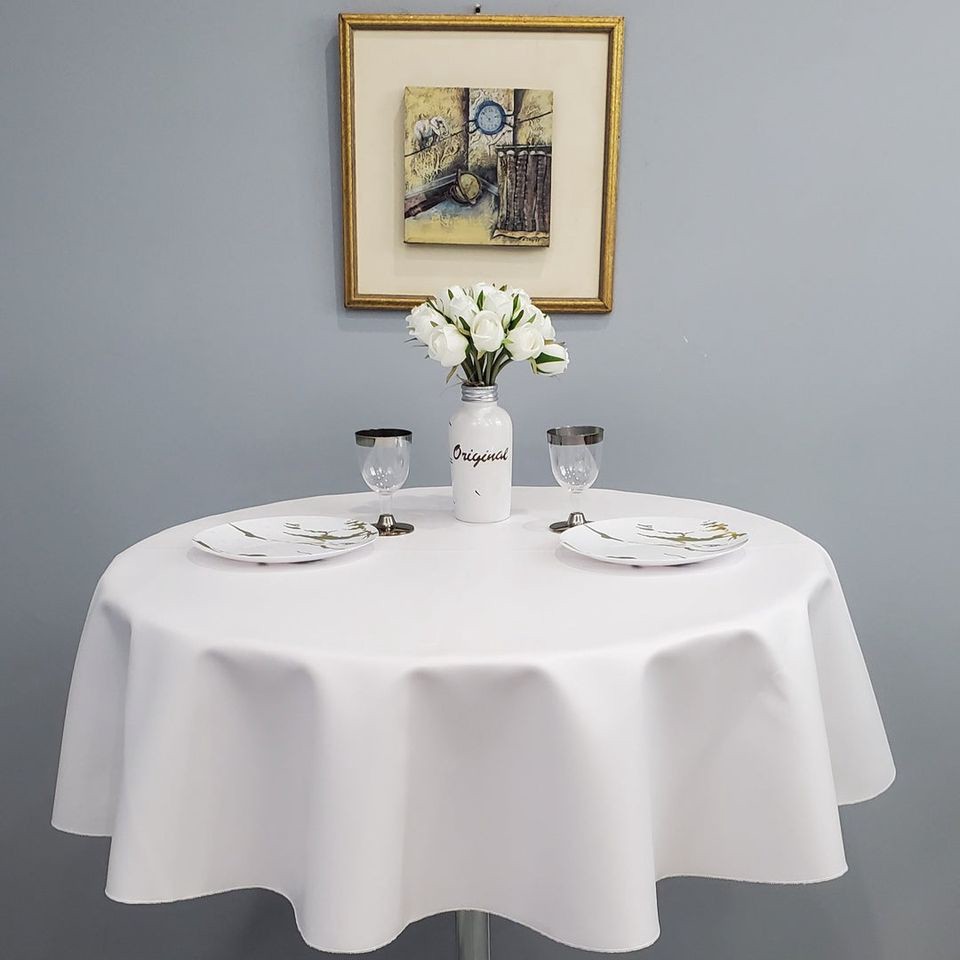 What is the best option for a tablecloth in a formal event? | by Premier Table Linens | Jan, 2023 | Medium