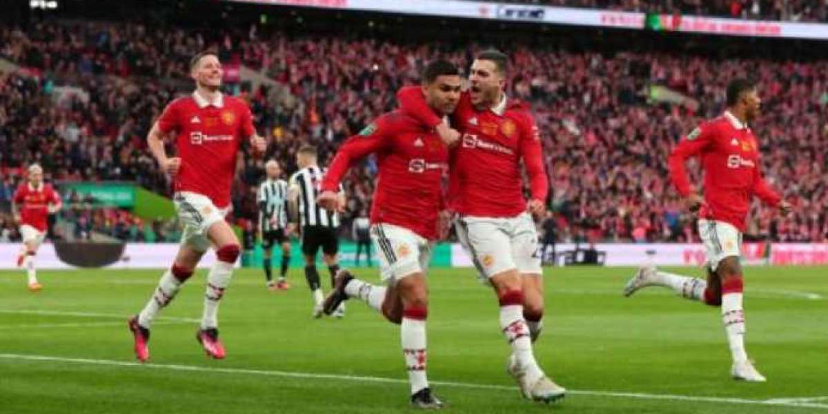 Man United beat Newcastle to win Carabao Cup, end six-year trophy drought