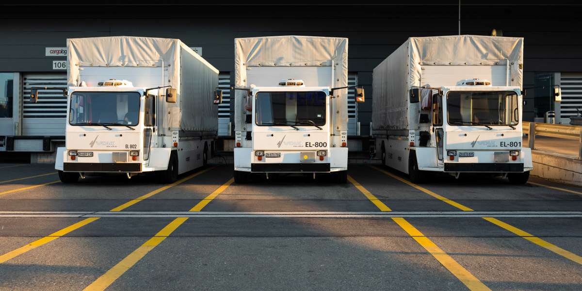 What are the Pros and Cons of Financing a Commercial Vehicle?