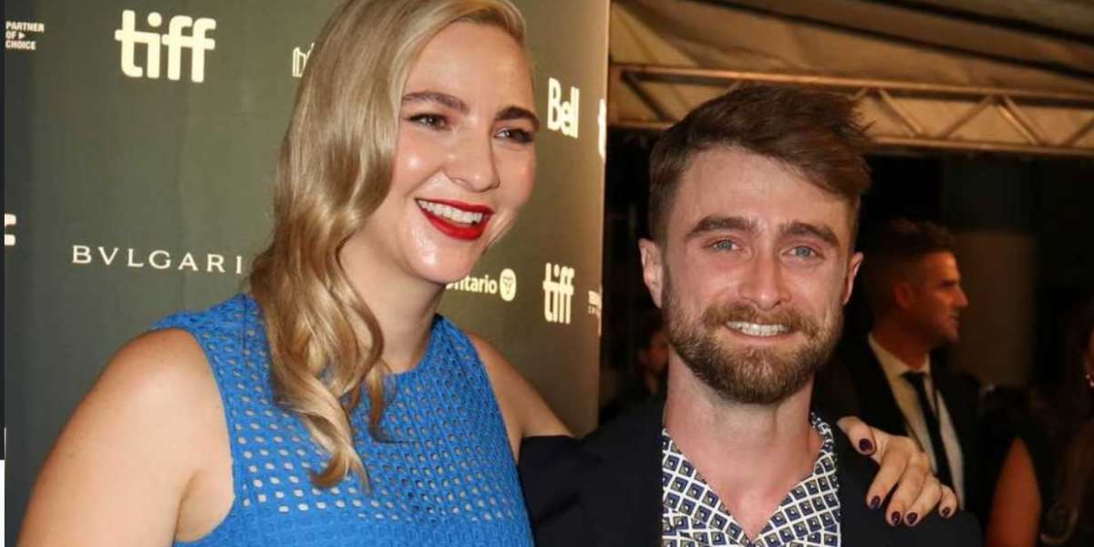 Daniel Radcliffe and Erin Darke expecting first child