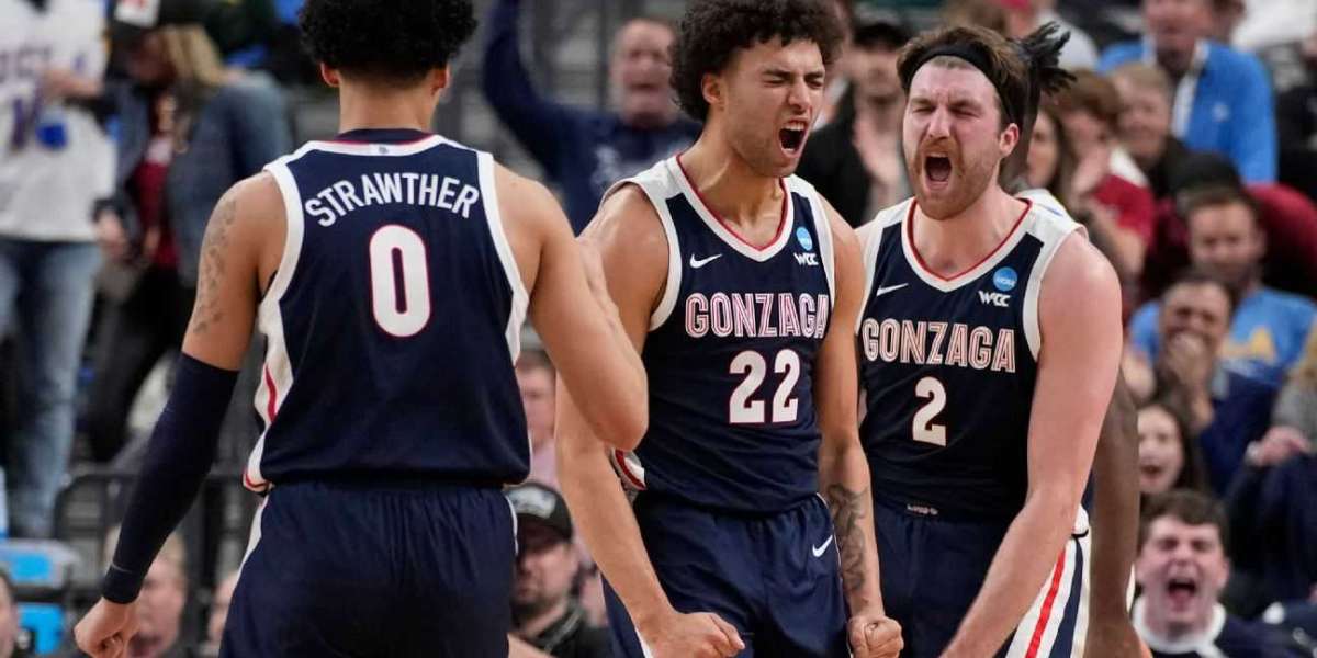 Julian Strawther's late 3-pointer lifts Gonzaga past UCLA and into Elite 8