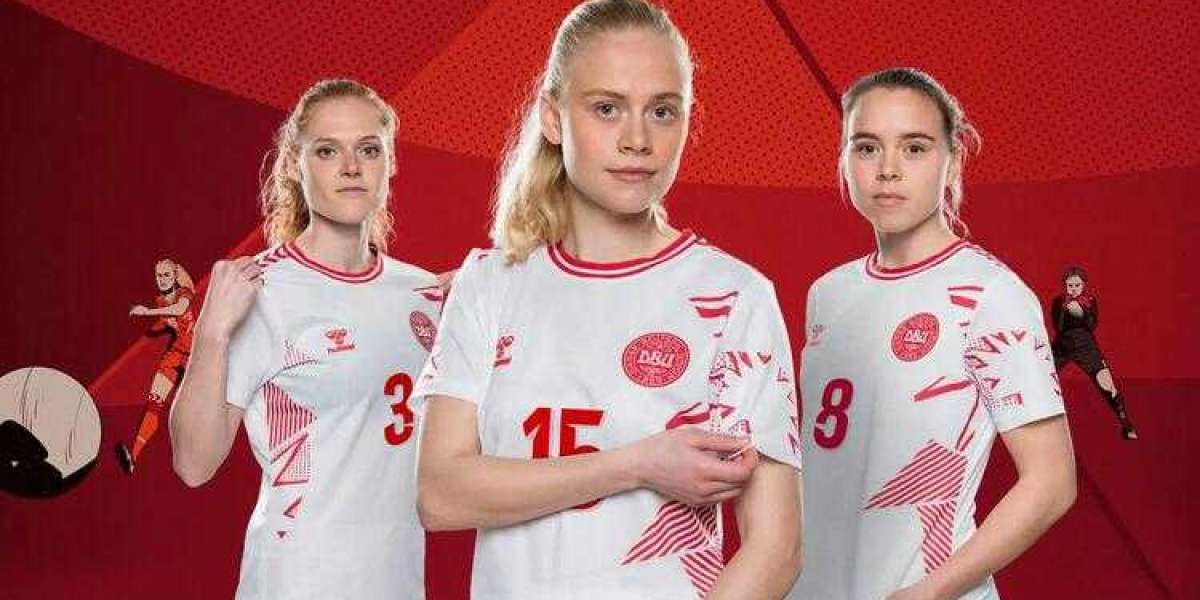 Danmark 2023 VM för damer hummel-kit