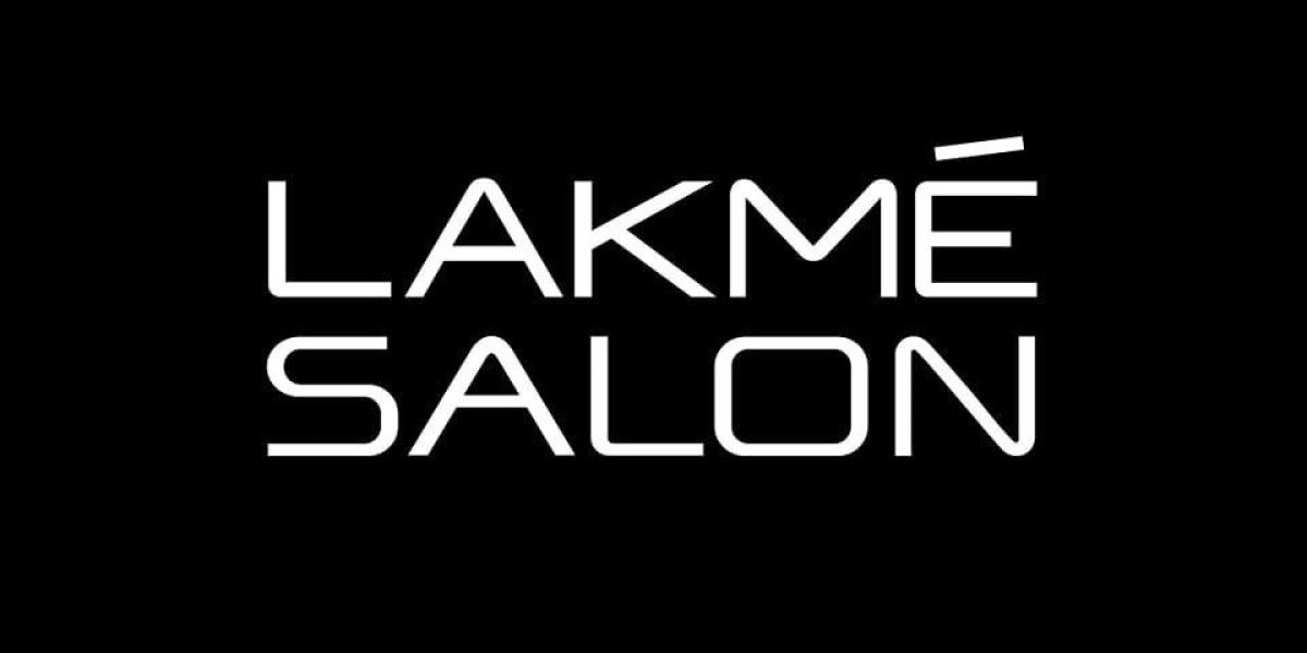 Enhance Your Eyes with Lakmé Kajal: A Timeless Beauty Staple