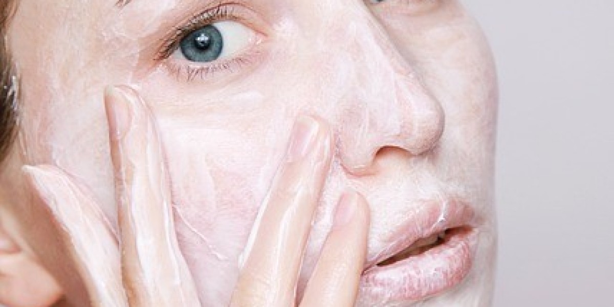 How to Create a Skincare Routine for Dry Skin