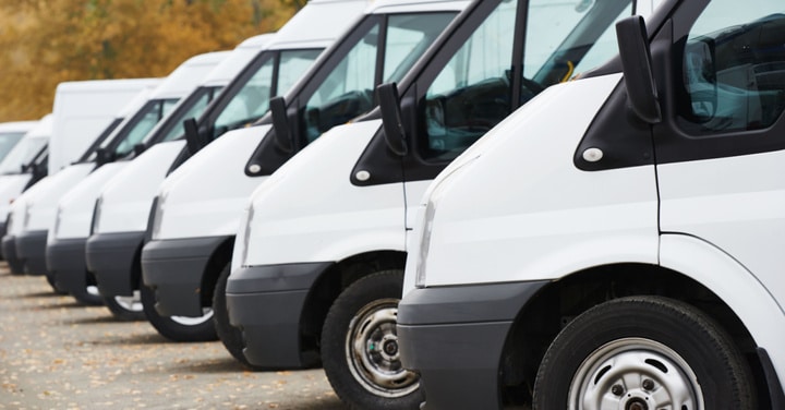 Outsourced Fleet Management vs. In-House Delivery Services