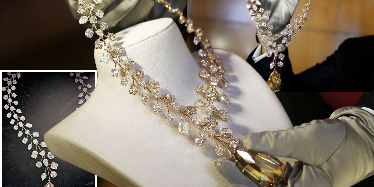 Buying Diamond Jewellery: The Eternal Value of Shining Assets