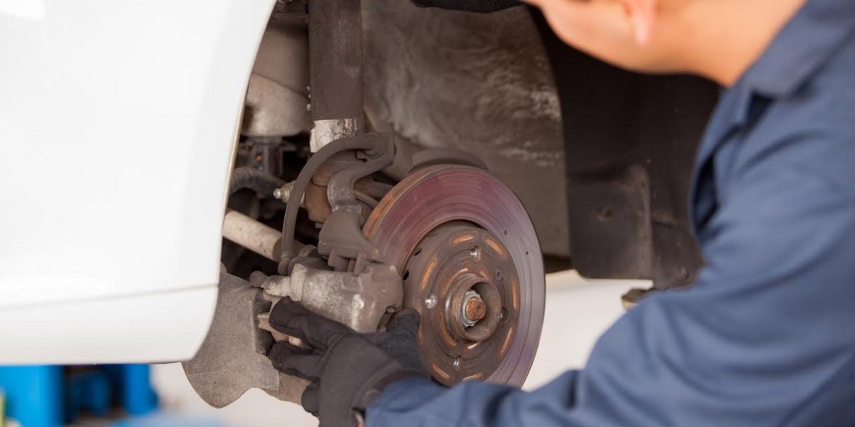Smart Savings and Safe Stopping: Budget-Friendly Car Service in Worthing and the Role of Brake Discs in Safety