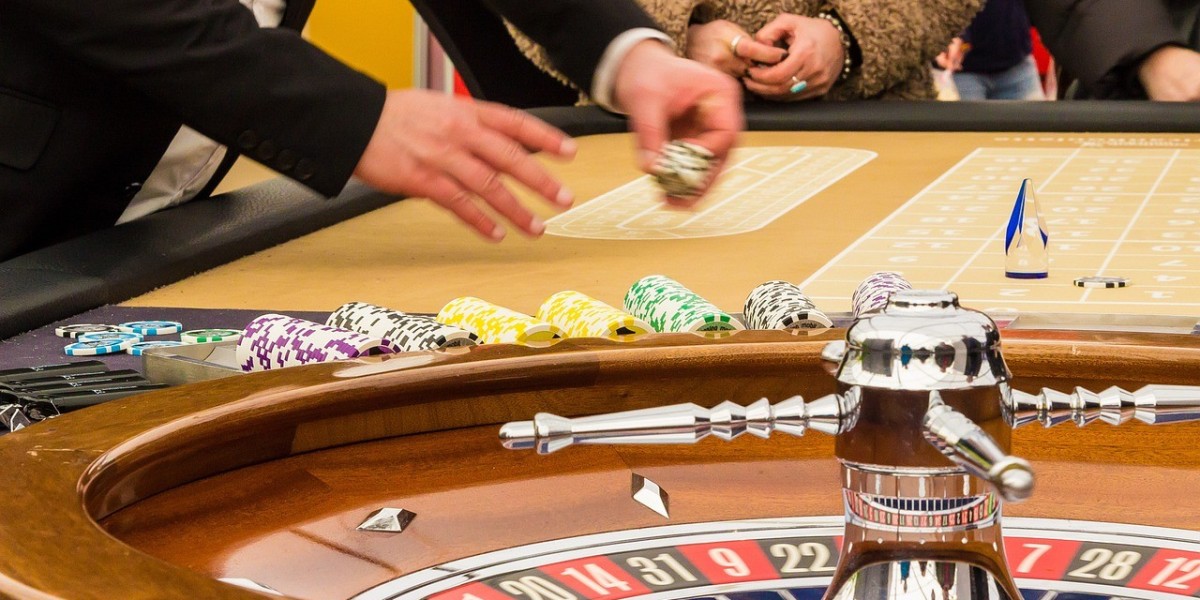 The Allure of Lady Luck: Inside the Thrilling World of Online Casinos