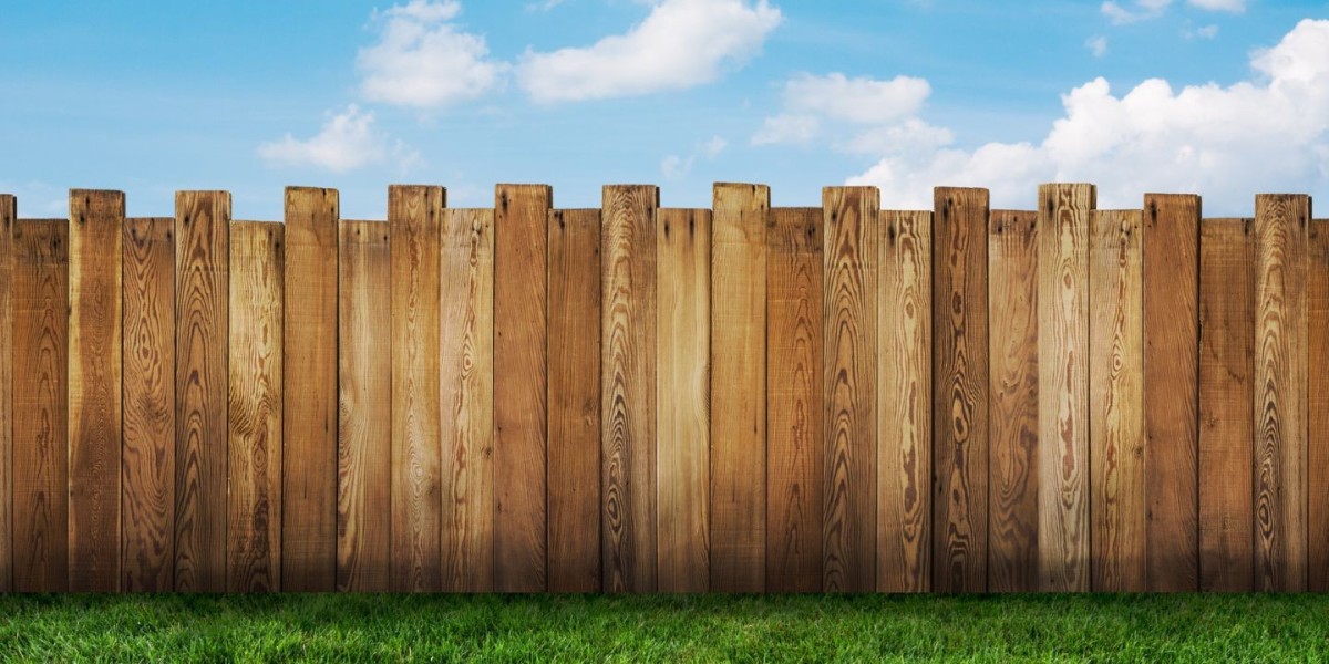 How does the concept of an expandable faux fence blend practicality and aesthetics in modern landscaping