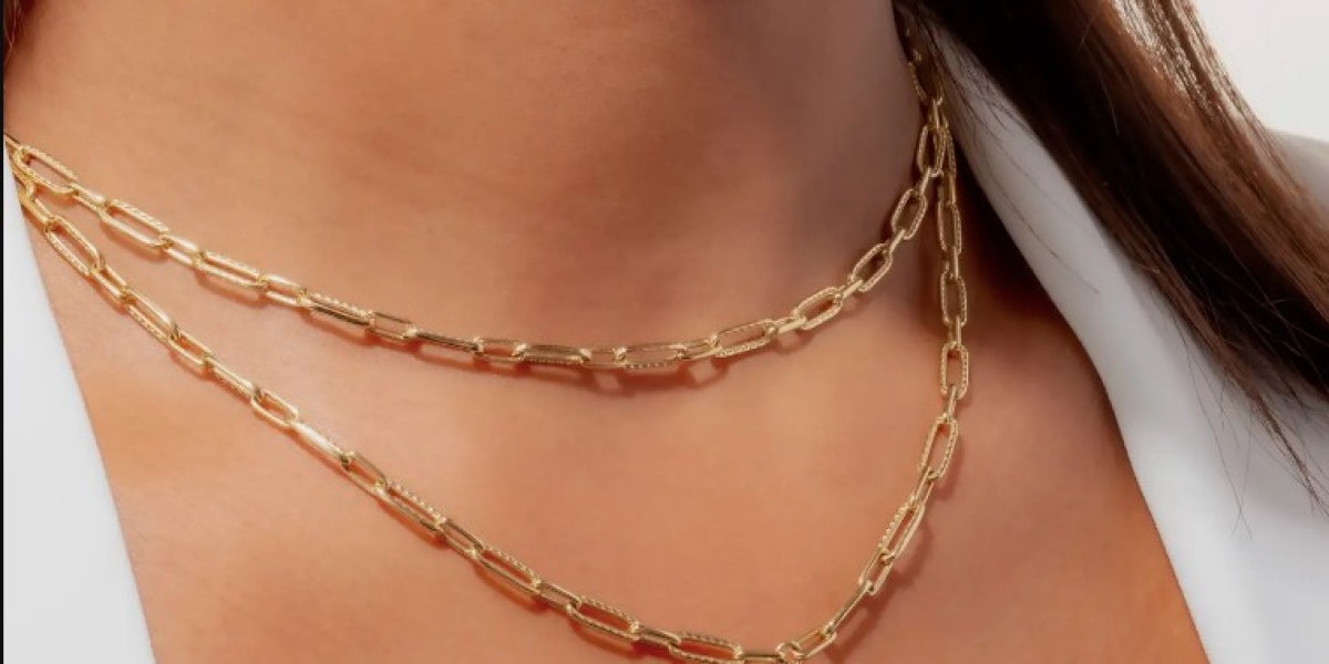 Bringing Elegance: The Allure of Layered Necklaces