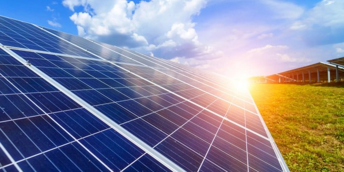 Sanjeev Mansotra | The Benefits of Solar Energy for Homeowners and Businesses