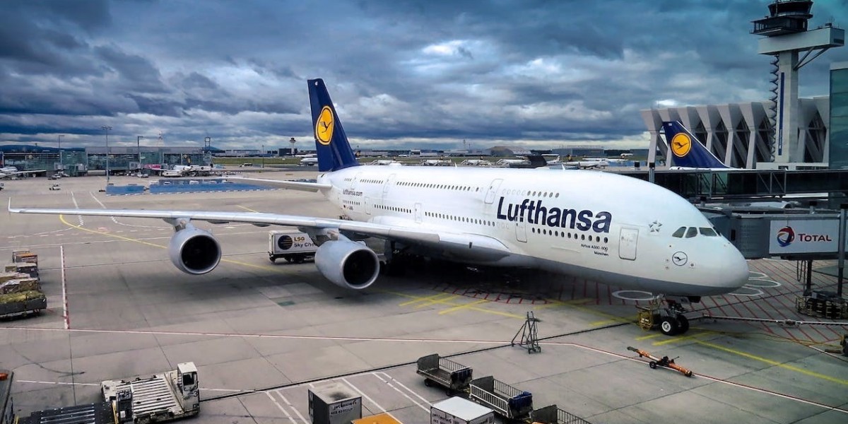 Lufthansa Airlines Manage Booking