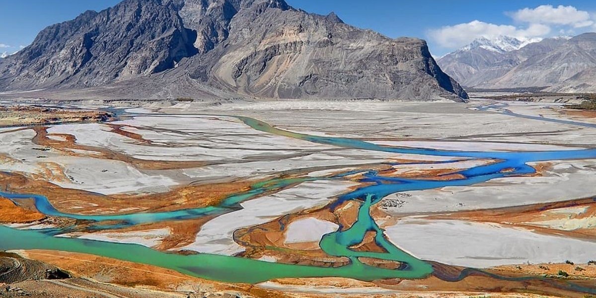 Skardu Symphony: A Tale of Mountains and Lakes