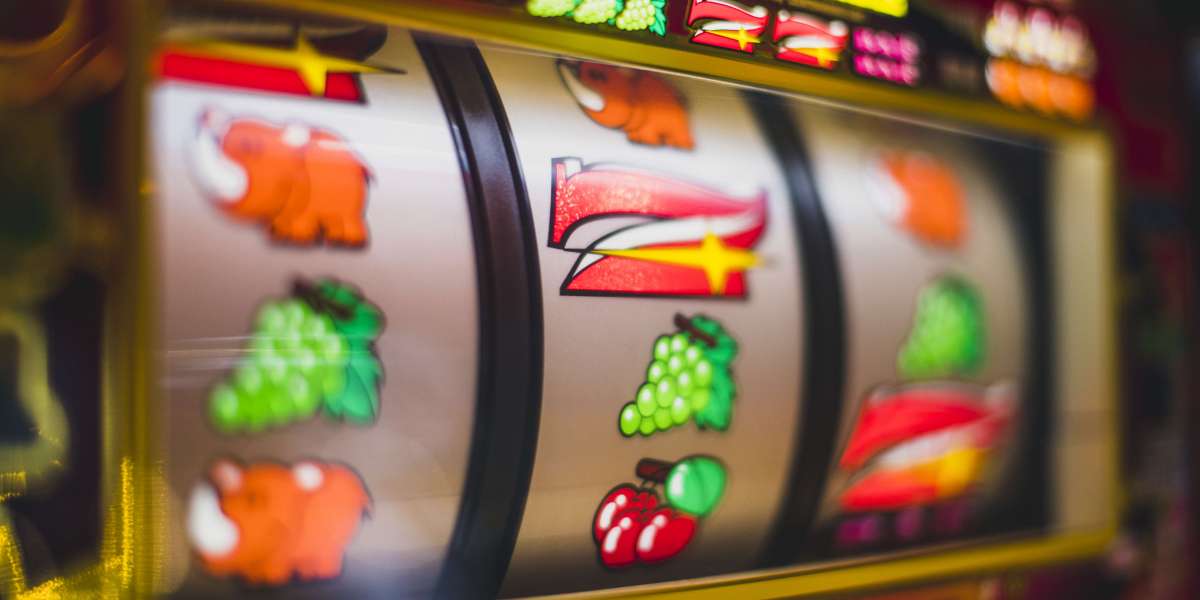 What Are Mobile Slots?