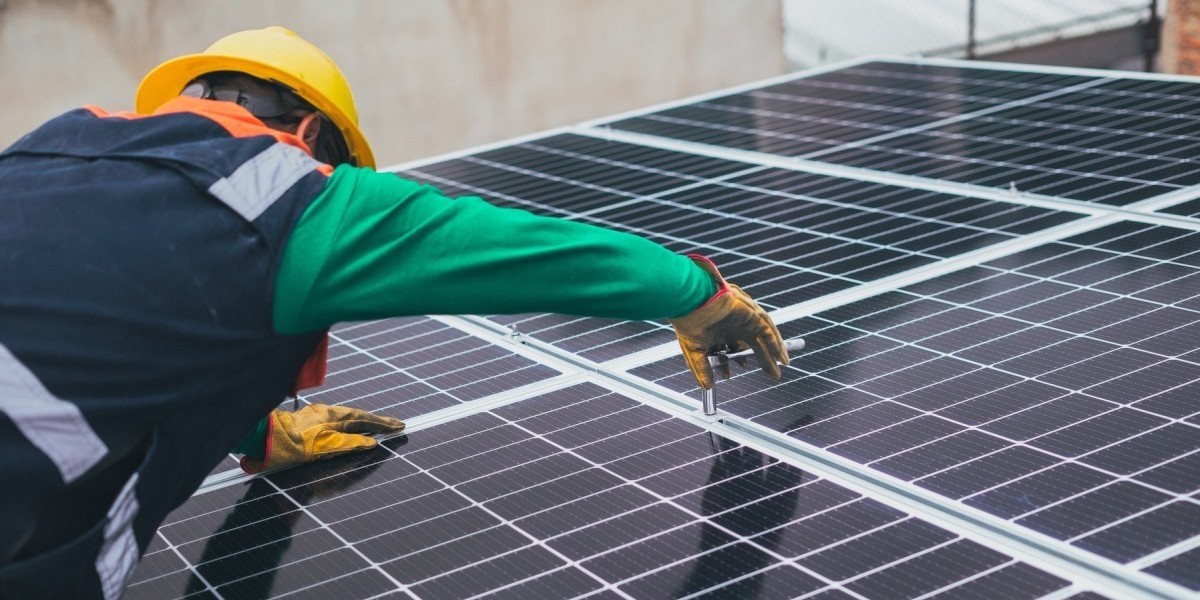 Comprehensive Solar Panel Cleaning Service with the Best Equipment And Experience