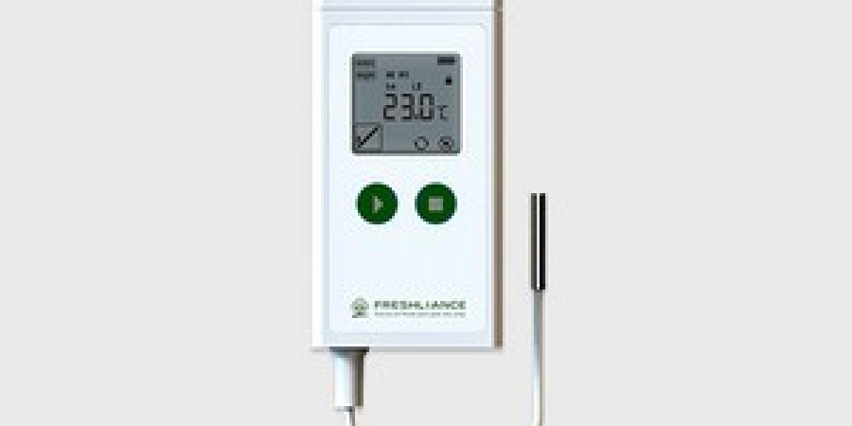 Ultra-low temperature data logger with probe for cold storage