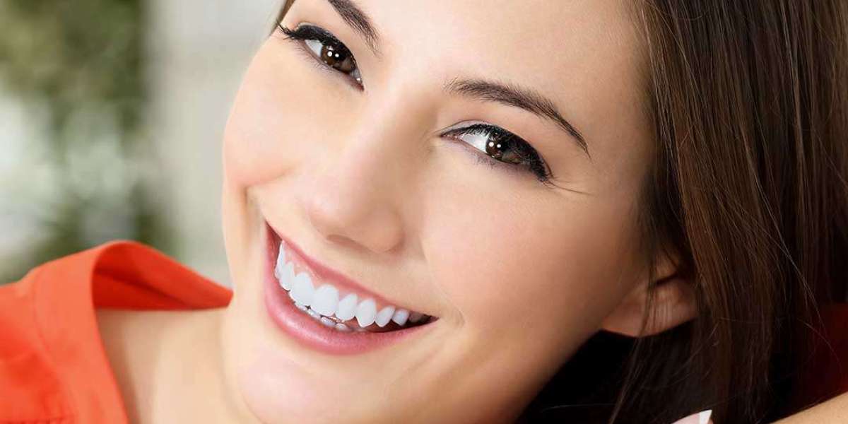 Brighten Up Dubai: Your Complete Guide to Teeth Whitening Solutions