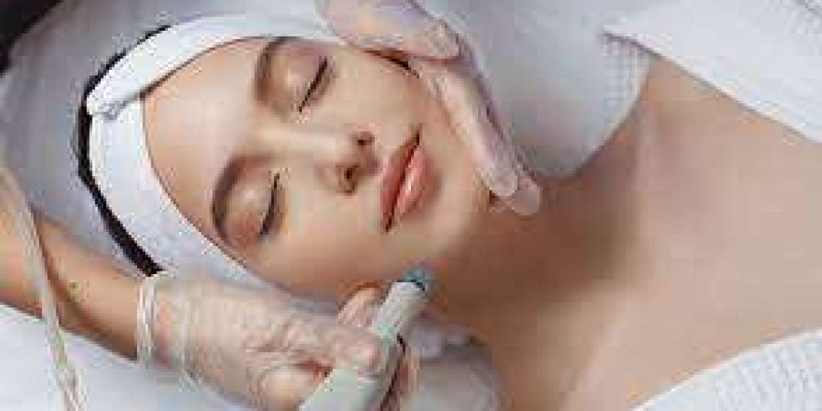 "Skin Perfection Unveiled: The Art of the Hydrafacial"