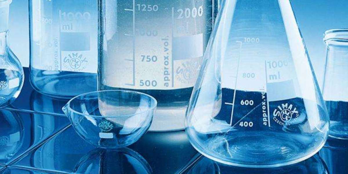 Glassware vs. Plasticware: Choosing the Right Laboratory Tools