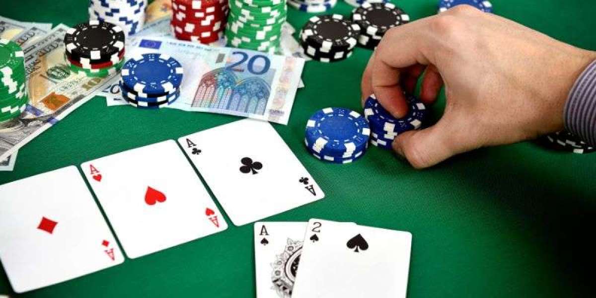 4 chiến thuật chơi Poker cho người mới
