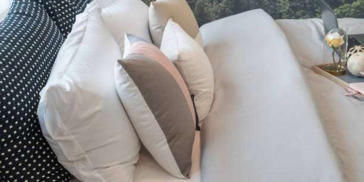 The Benefits of Using Hotel Collection Feather Pillows