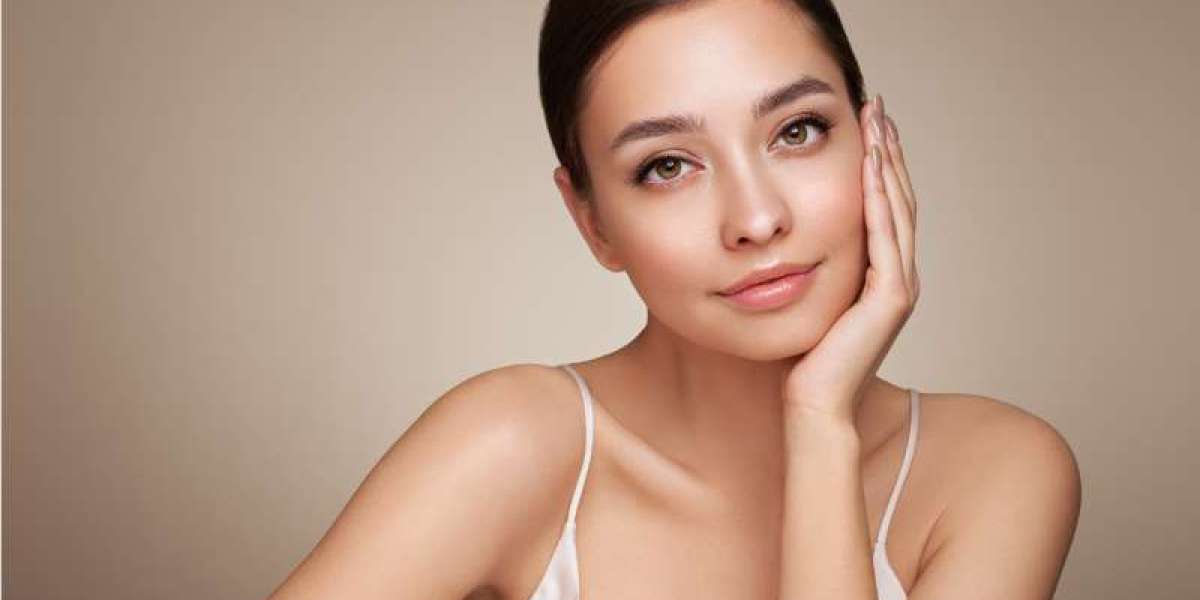 Sculpted Perfection: Red Carpet Facial Elegance