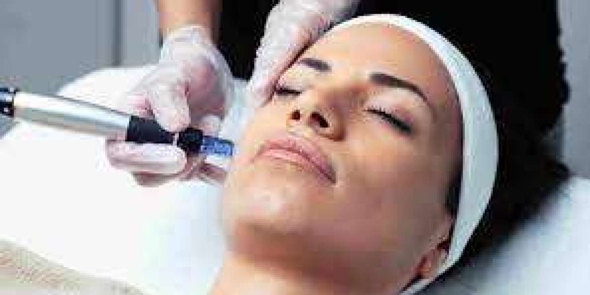 "Youthful Skin in the City of Gold: Dermapen Treatment Unveiled in Dubai"
