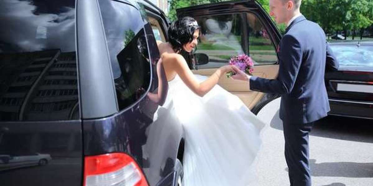 Riding in Style: Choosing the Perfect Wedding Transportation in Dallas