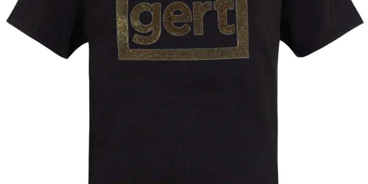 Gert Crystallized T-Shirt: A Fusion of Style and Comfort