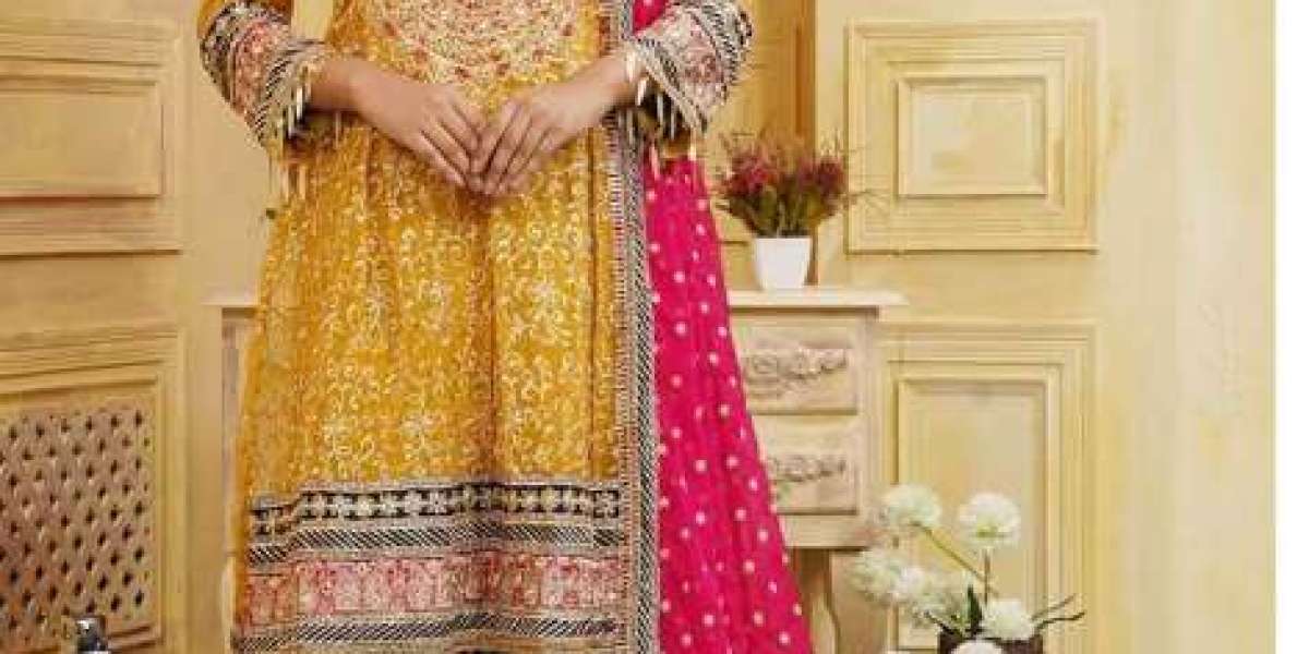Pakistani Dresses UK: Embracing Cultural Elegance