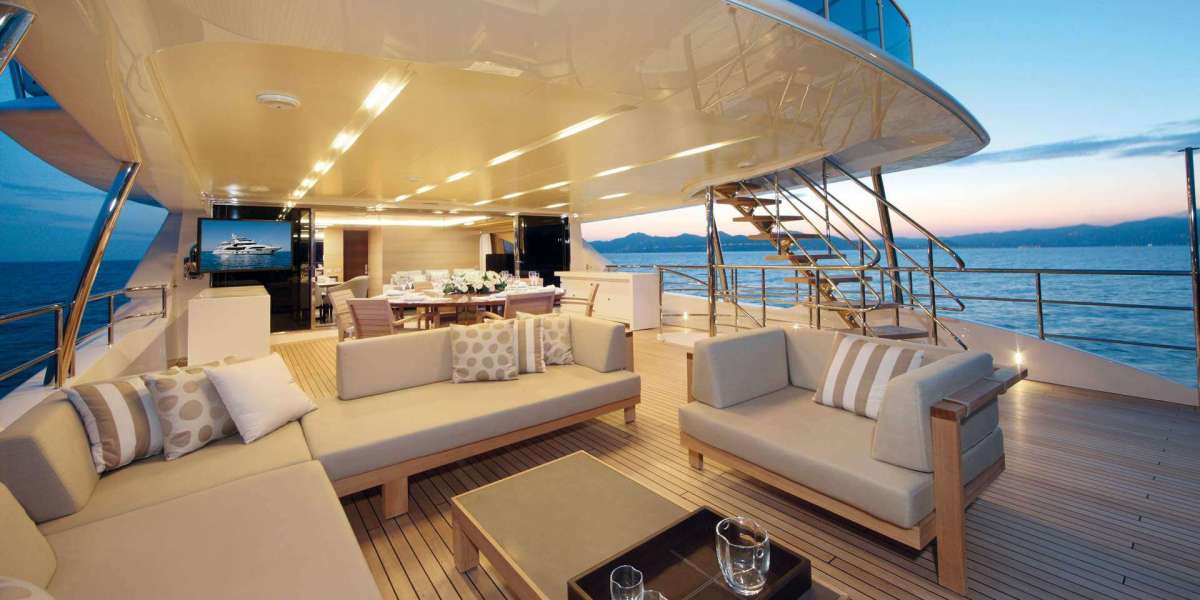 Why is Winter an Ideal Season For Luxury Yacht Rentals?