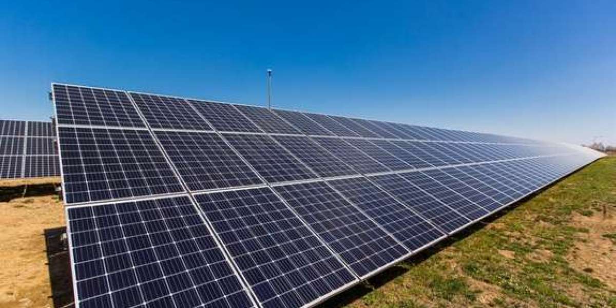 Shining Light on Solar Panel Waste: Challenges and Solutions