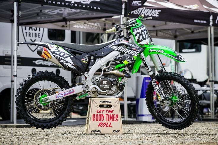 How Do MX Graphics Companies Keep Up with Rider Demands?