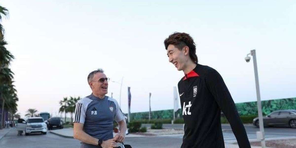 The national soccer team meets former mentor Coach Bento at the UAE training camp