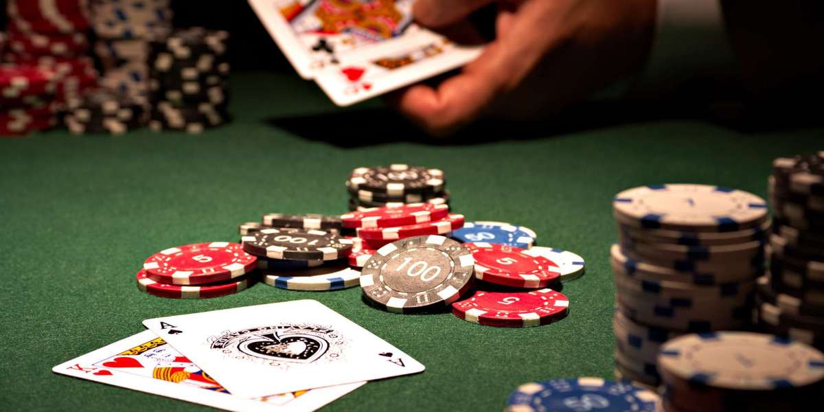 Menjelajahi Sensasi Permainan Poker di Kasino
