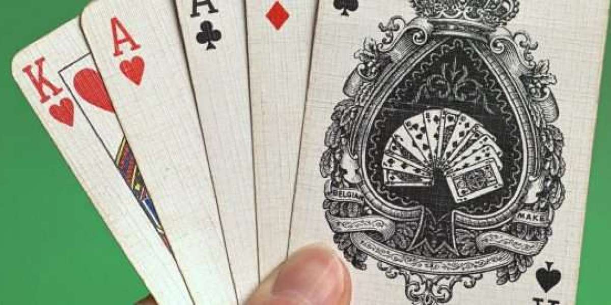Blackjack and baccarat have several key differences