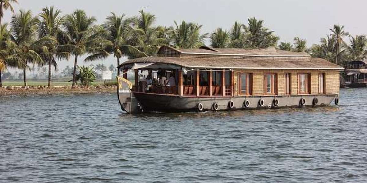 Houseboats Alleppey: A Journey Through Backwaters