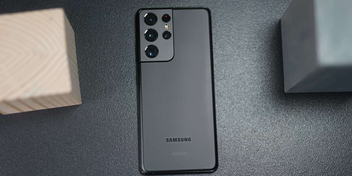 Exploring the Reasons Behind the Premium Price of Samsung Galaxy S21 Ultra in the UAE