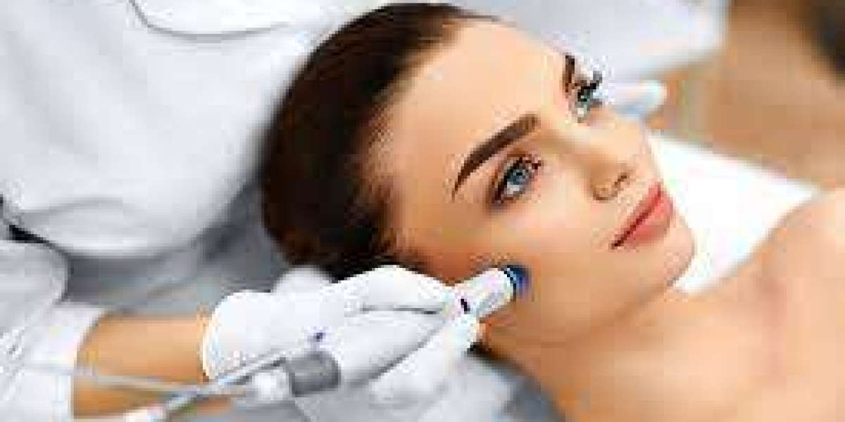 Hydrafacial Marvel: Elevating Skincare in the Heart of Dubai