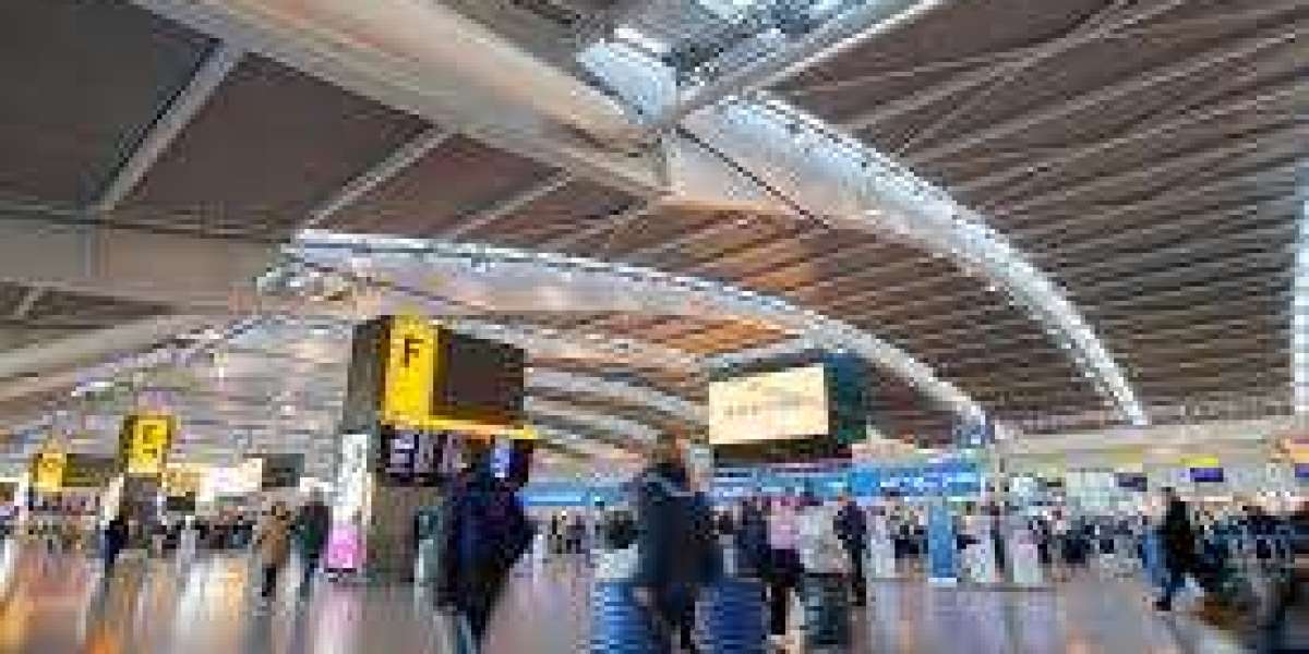 Navigating the United Terminal Experience at Heathrow: A Traveler's Guide