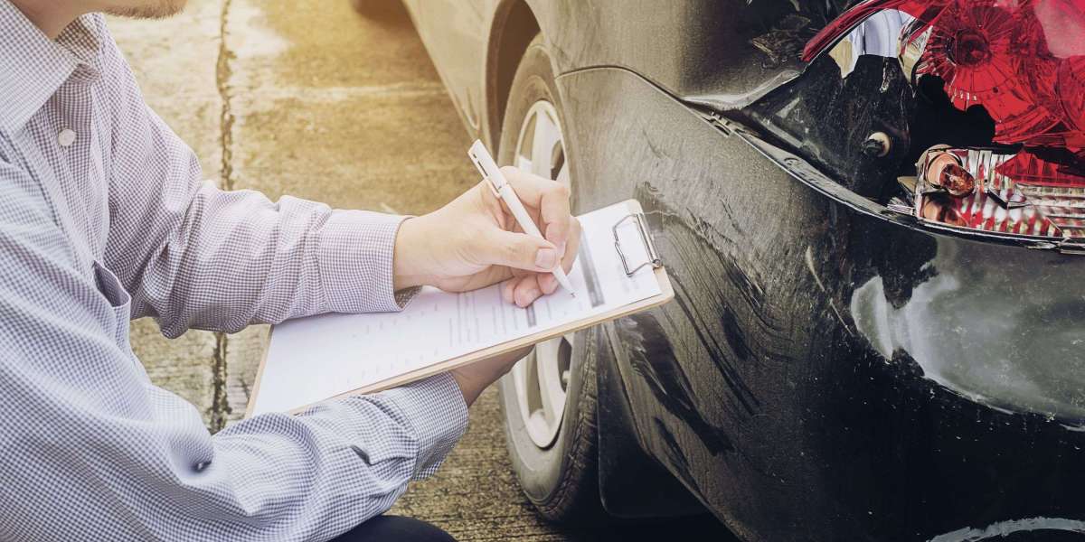 How to Save Money on Car Insurance Renewals in the UAE