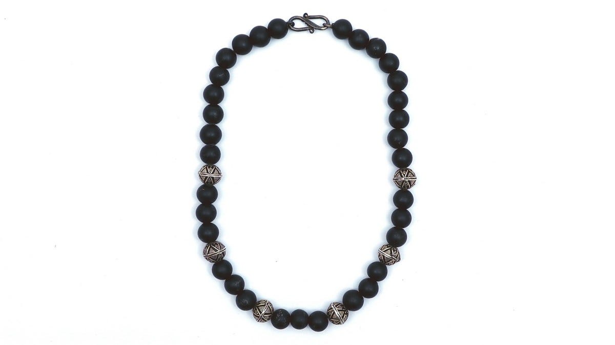 Buy Beautiful Black Beaded Necklaces at Akarshans.com | by Sakshi Garg | Mar, 2024 | Medium