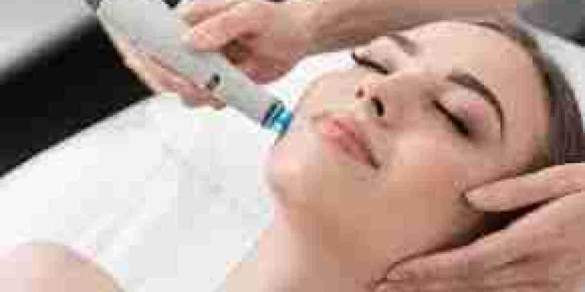 Revealing Radiance: Hydrafacial Treatment Shines in Dubai's Skincare Scene