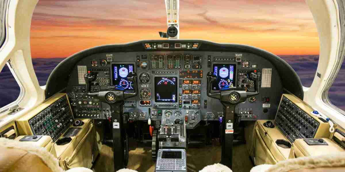 "التكنولوجيا في عالم الطيران: أحدث التقنيات والابتكارات في مجال الطيران وتأثيرها على تجربة الركاب"