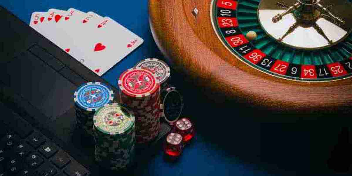 Exploring Poker Gambling Slots with Miototo Technology