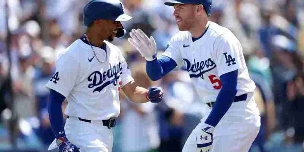Leading Dodgers, warm Padres bring SoCal competition to NLDS