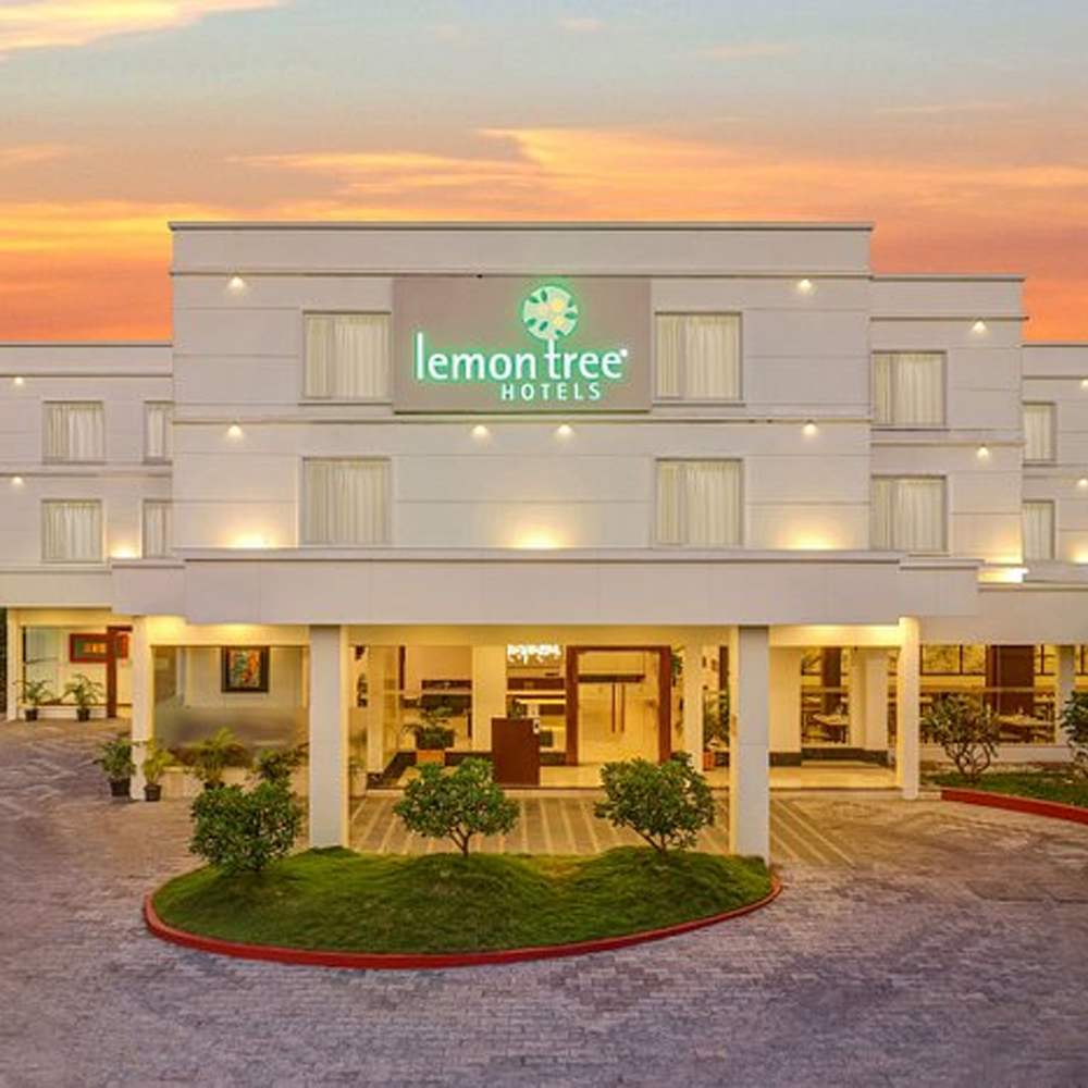 Near Book **** Service in Lemon Tree Hotel Noida