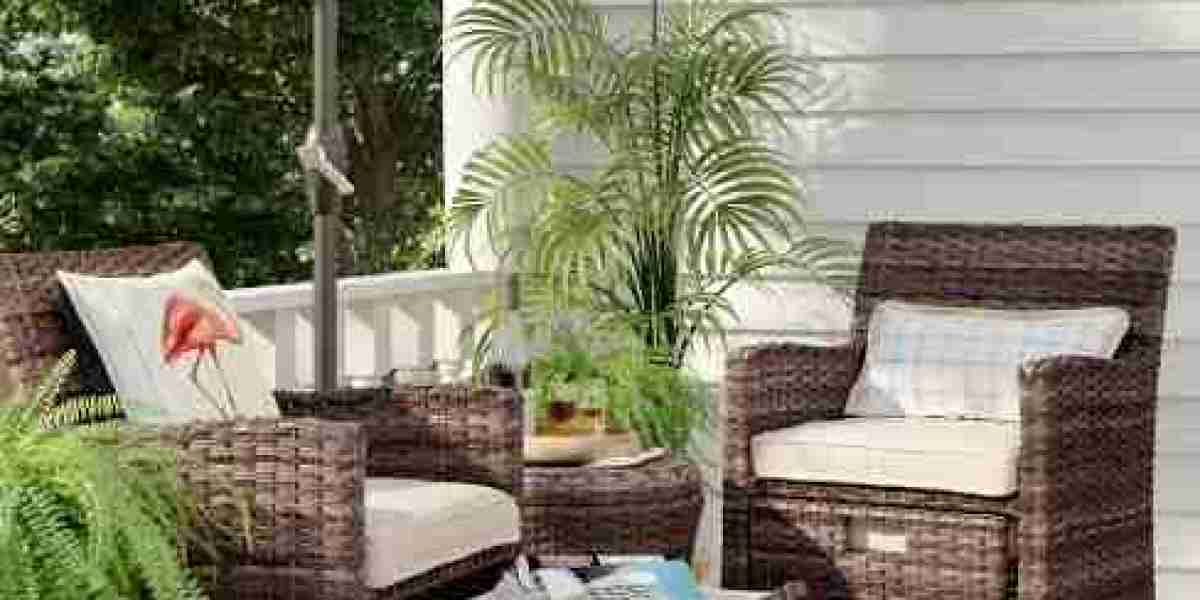 Selecting Patio Furniture and Cushions That Maximize Comfort and Style
