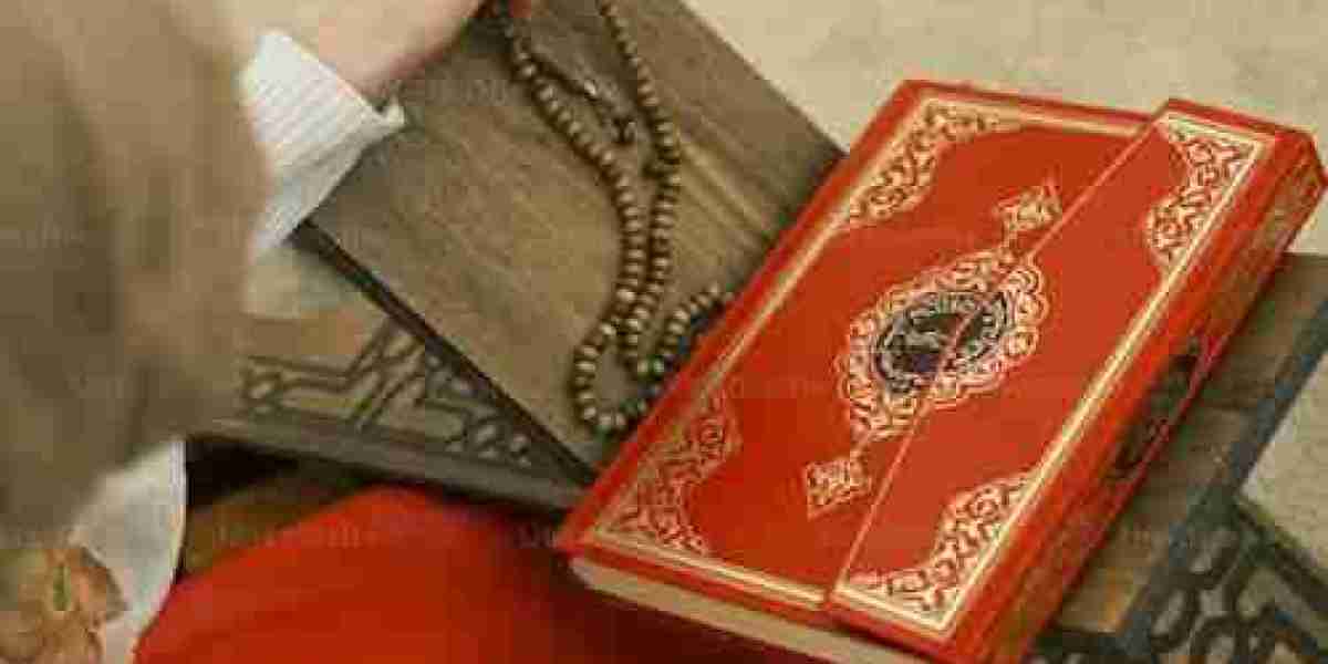 Elevating Quranic Education: The Advantages of Enrolling in Al Madina Online Quran Academy