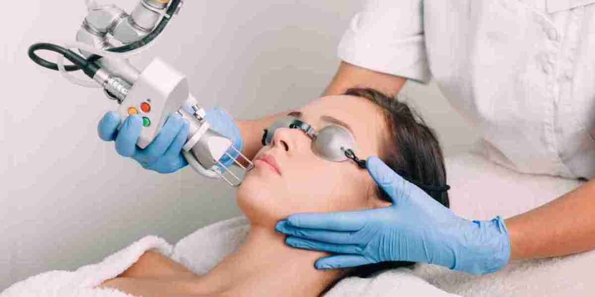Fractional CO2 Laser for Wrinkles and Fine Lines: Dubai Solutions